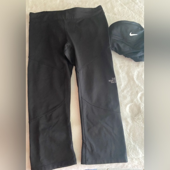 Bundle Nike Shirt, The North Face cropped leggings, Nike High-Waist Swim Bottoms - Picture 9 of 16
